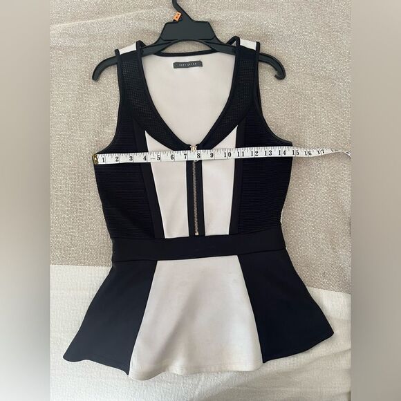 SUZY SHIER Black and White Business Formal Top - Picture 4 of 4